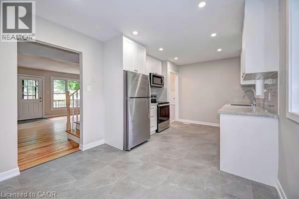 110 Conway Drive, Kitchener, ON, N2A 2C5 - 8