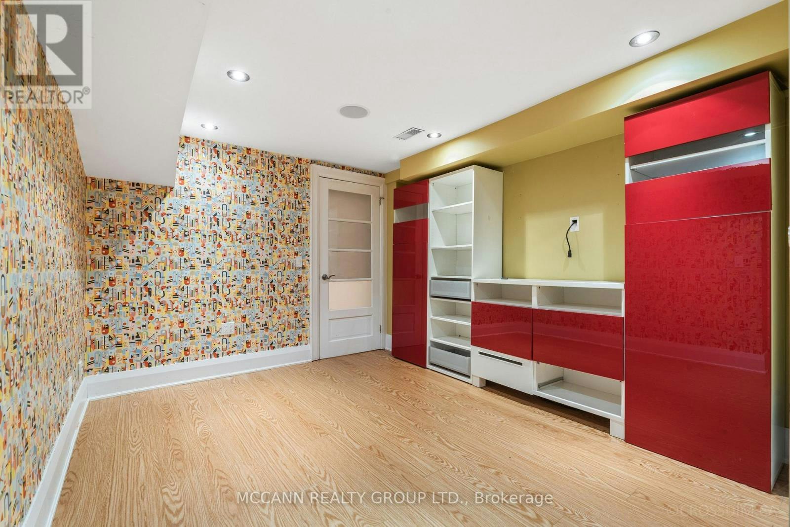 137 Old Orchard Grove, Toronto, ON, M5M 2E1 - 35