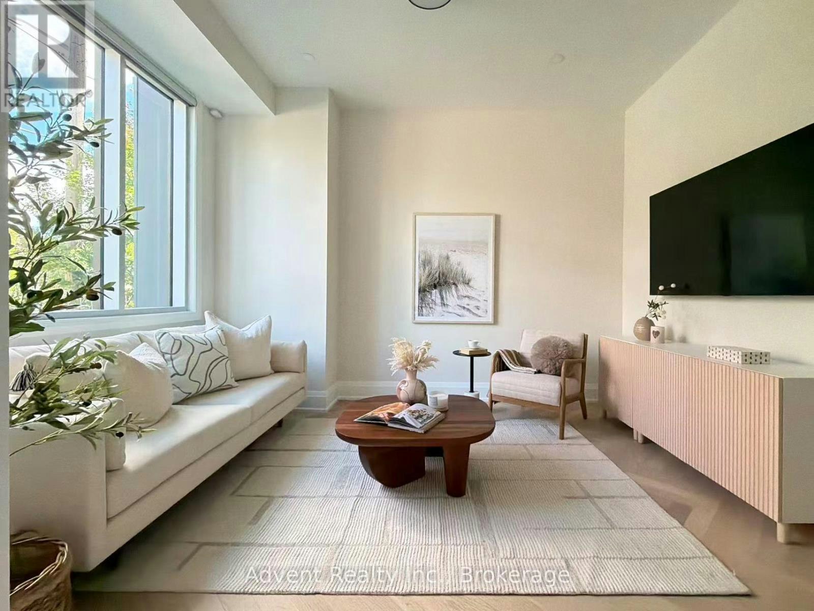 3-18 Greenbriar Road, Toronto, ON, M2K 0G7