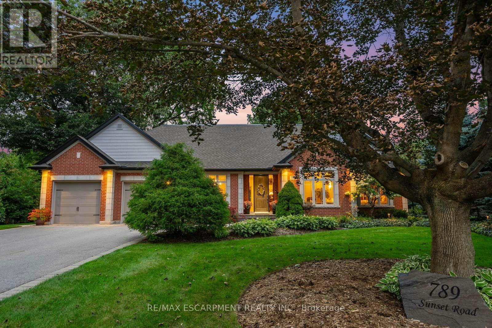 789 Sunset Road, Burlington, ON, L7T 3X3