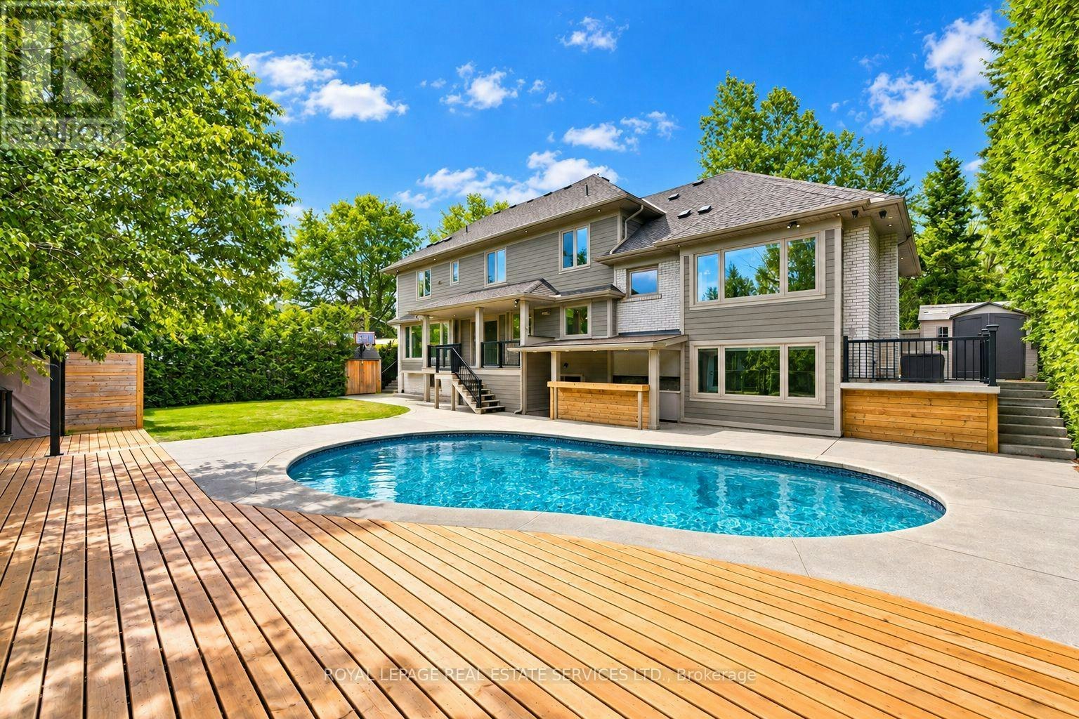 1601 Venetia Drive, Oakville, ON, L6L 1K8
