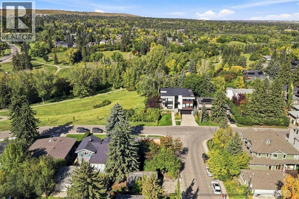 903 25 Avenue NW, Calgary, AB, T2M 2B5