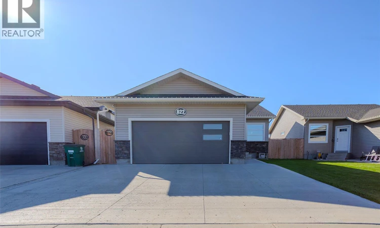 622 Rosewood Boulevard W