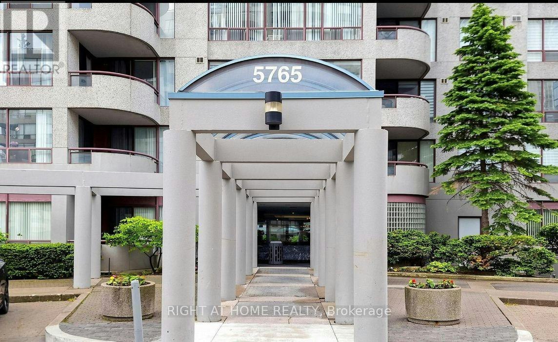 905-5765 Yonge Street N, Toronto, ON, M2M 4H9