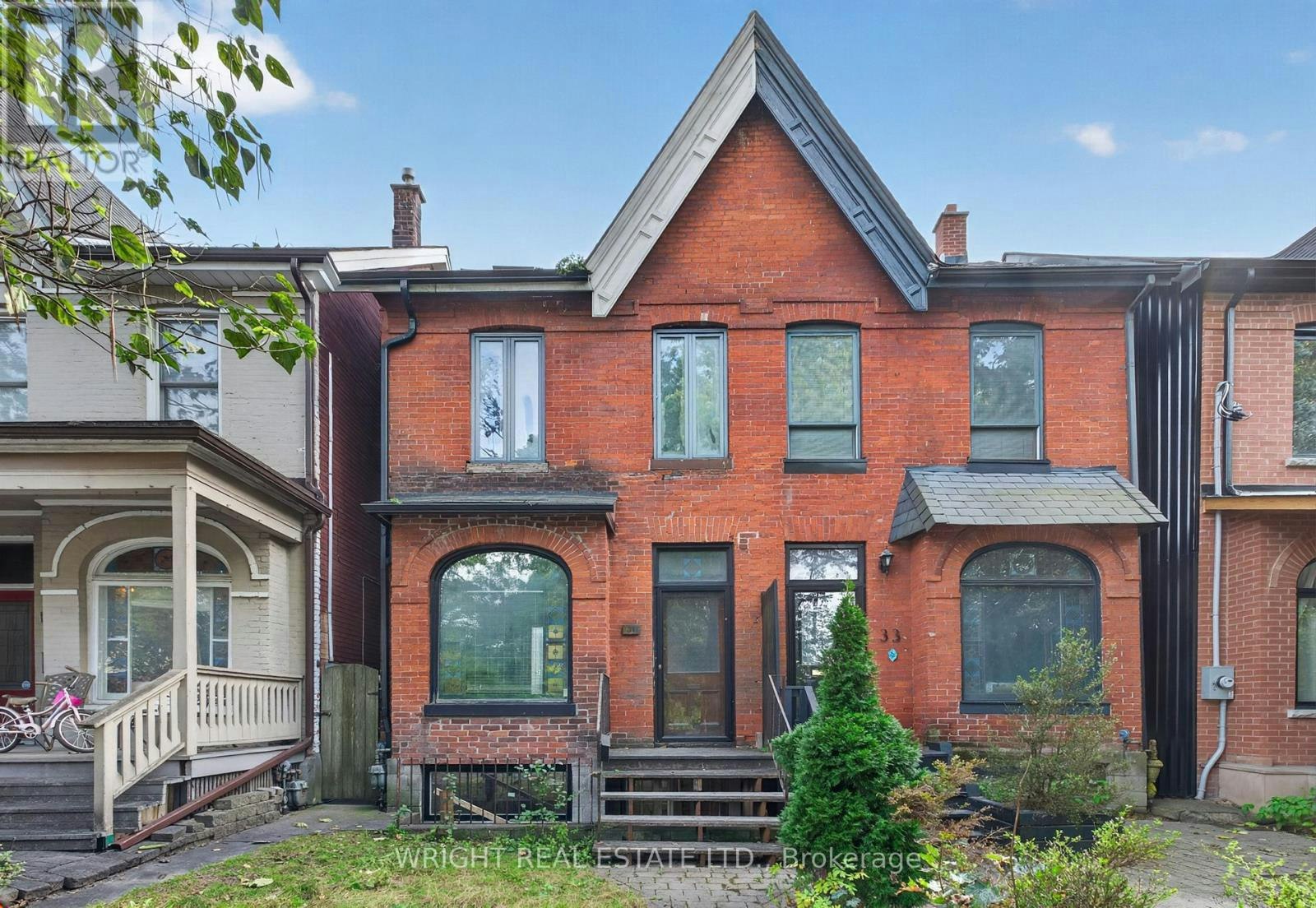 31 Olive Avenue, Toronto, ON, M6G 1T7