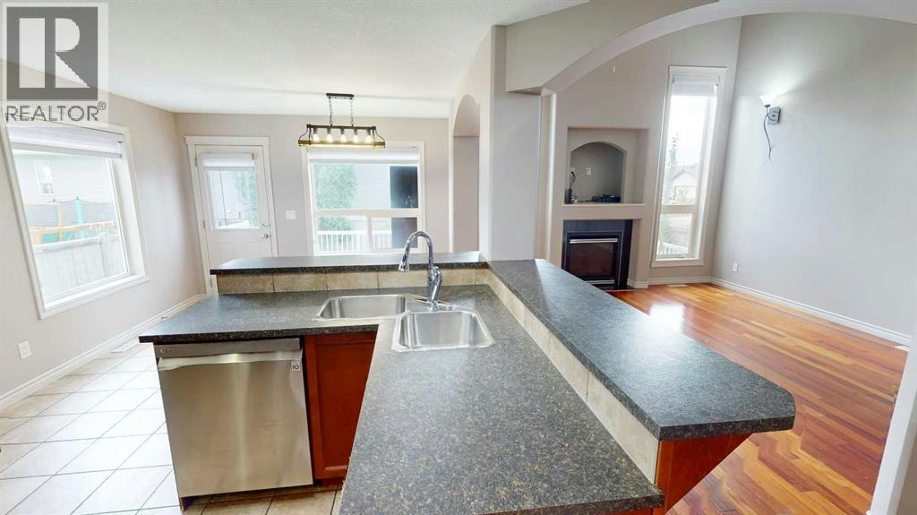 1 Pinnacle Key, Grande Prairie, AB, T8W 2V5 - 4