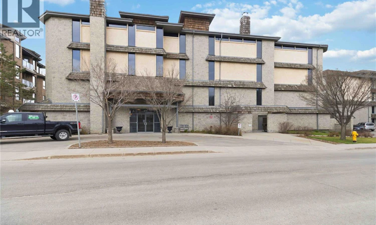 112-619 Saskatchewan Crescent W
