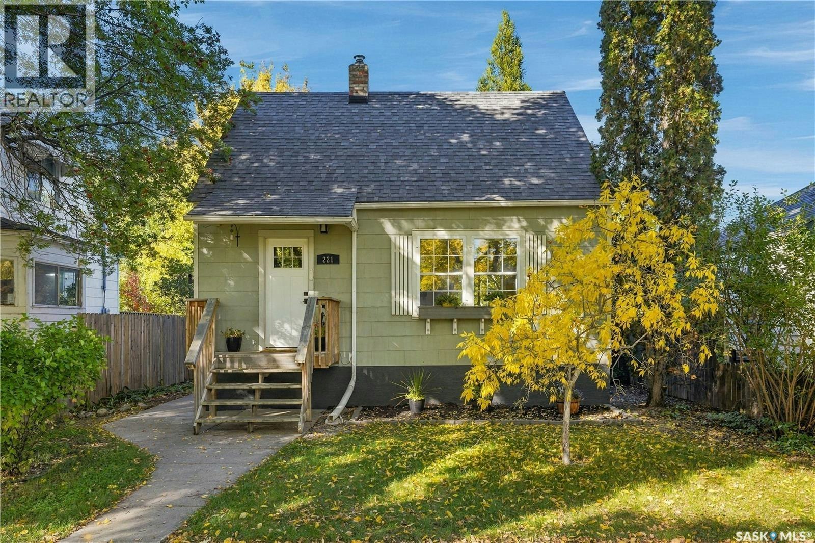221 Elm Street, Saskatoon, SK, S7J 0G8