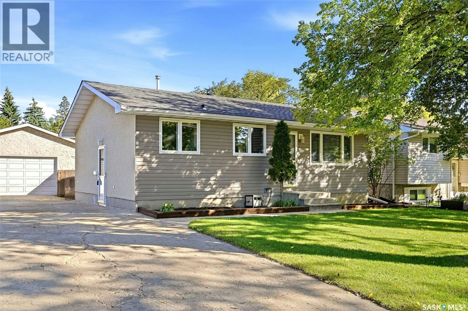 16 Sandison Crescent, Regina, SK, S4R 6R9