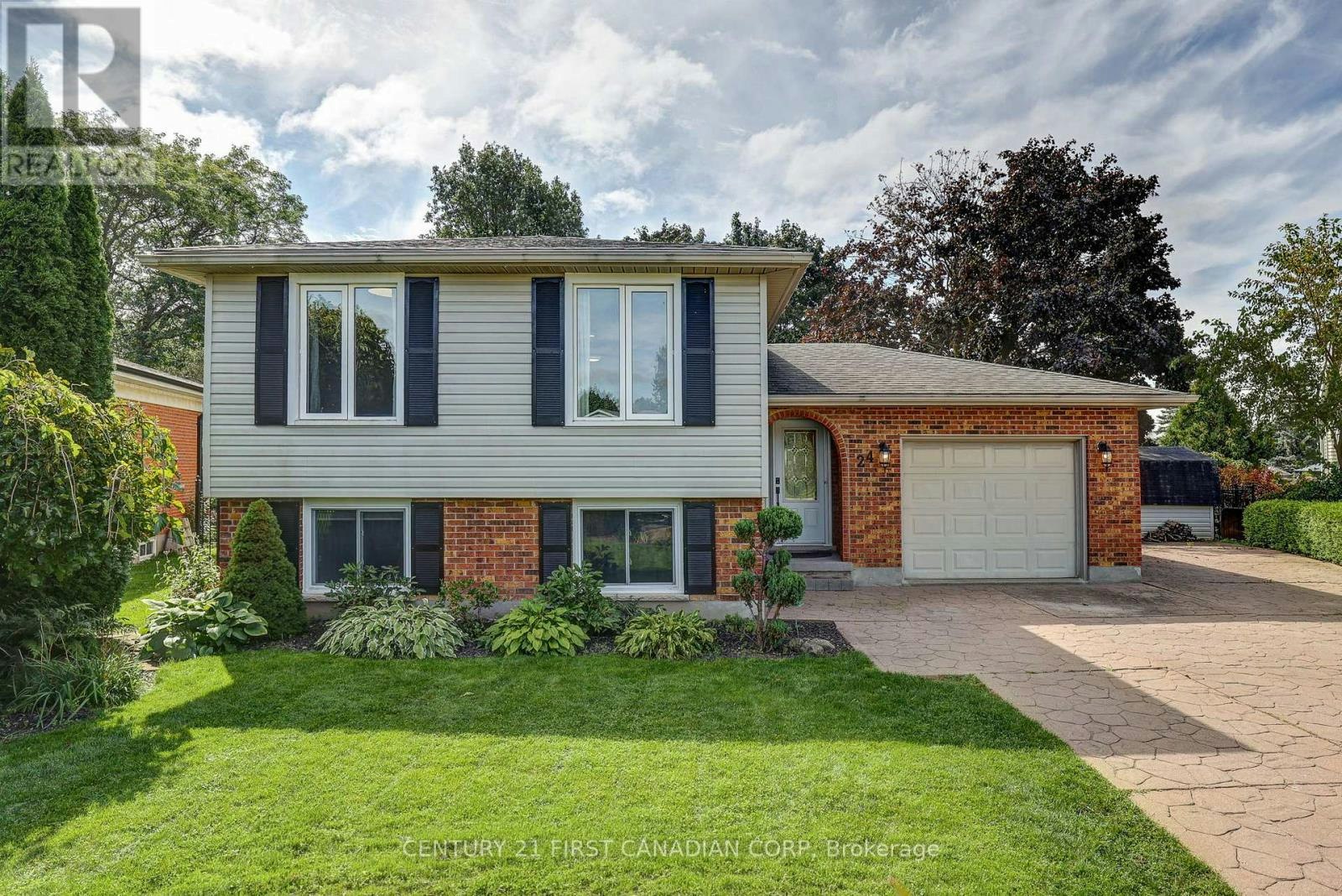 24 Erinlea Drive, St. Thomas, ON, N5R 5N8
