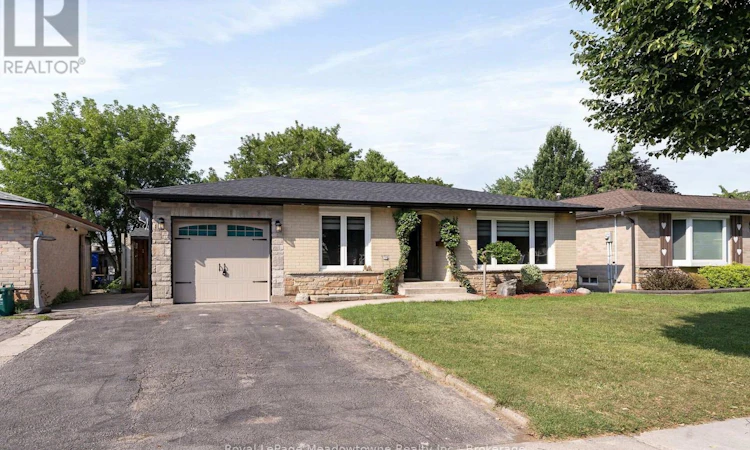 96 Macdonald Crescent