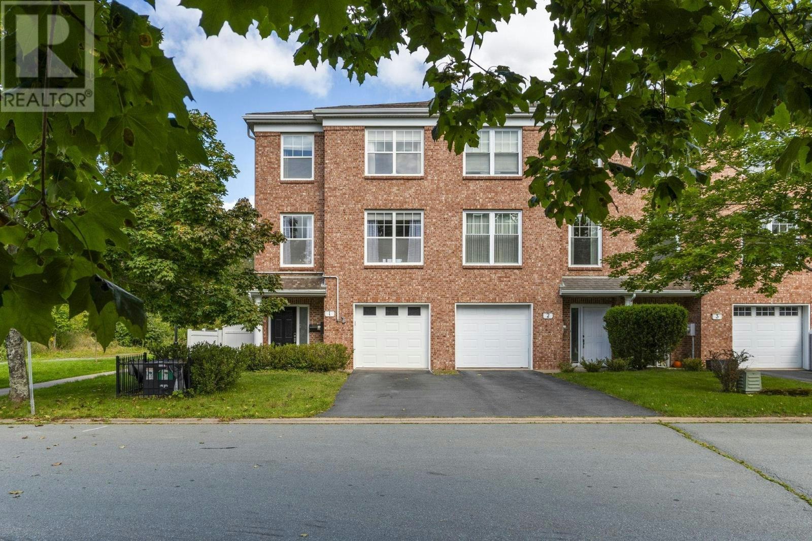 1 Arthur Lismer Court, Bedford, NS, B4A 4B4
