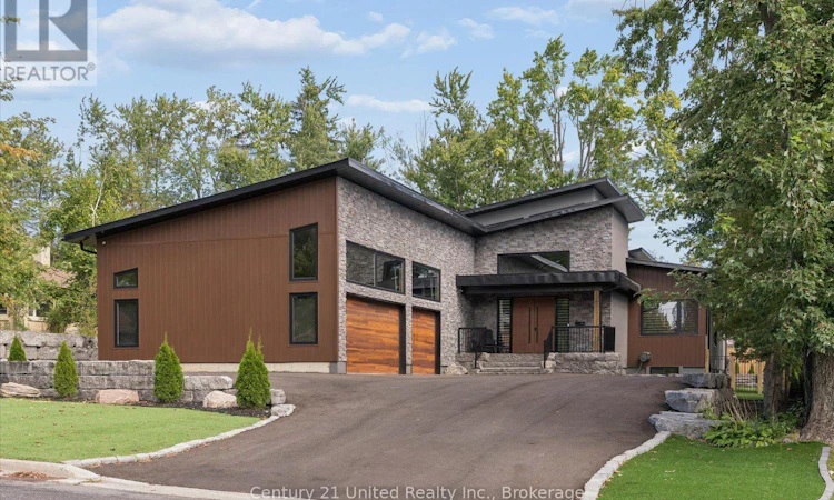 144 Wallis Drive