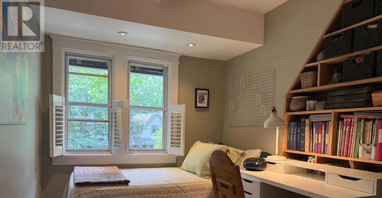 61 Normandy Boulevard, Toronto, ON, M4L 3K4 - 11