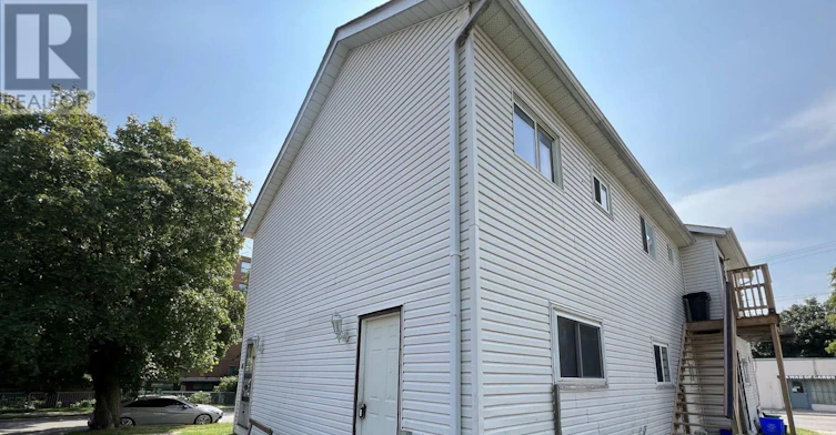 3-86 Brock Street E, Oshawa, ON, L1G 1S1 - 3