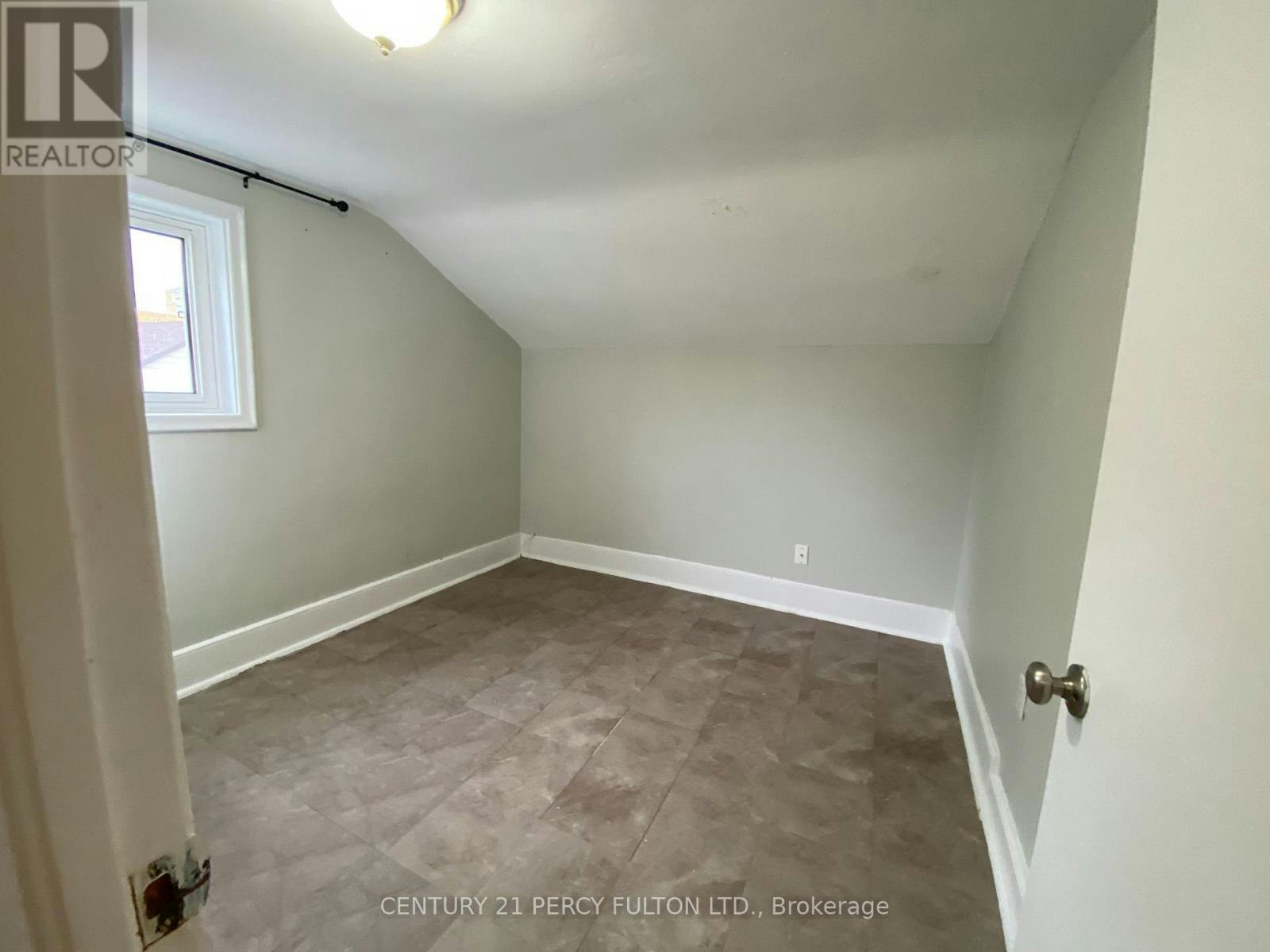 1-169 Mary Street N, Oshawa, ON, L1G 5C1 - 22
