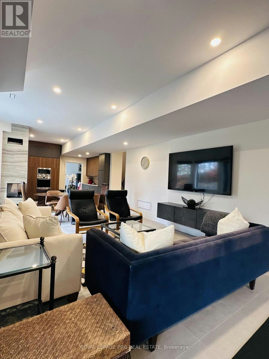 4B Pierce Court, Springwater, ON, L9X 0J4 - 2