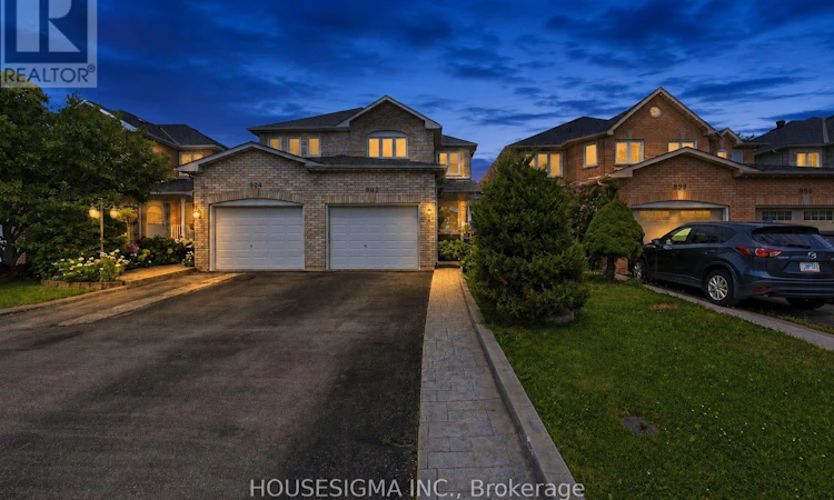 902 Applecroft Circle