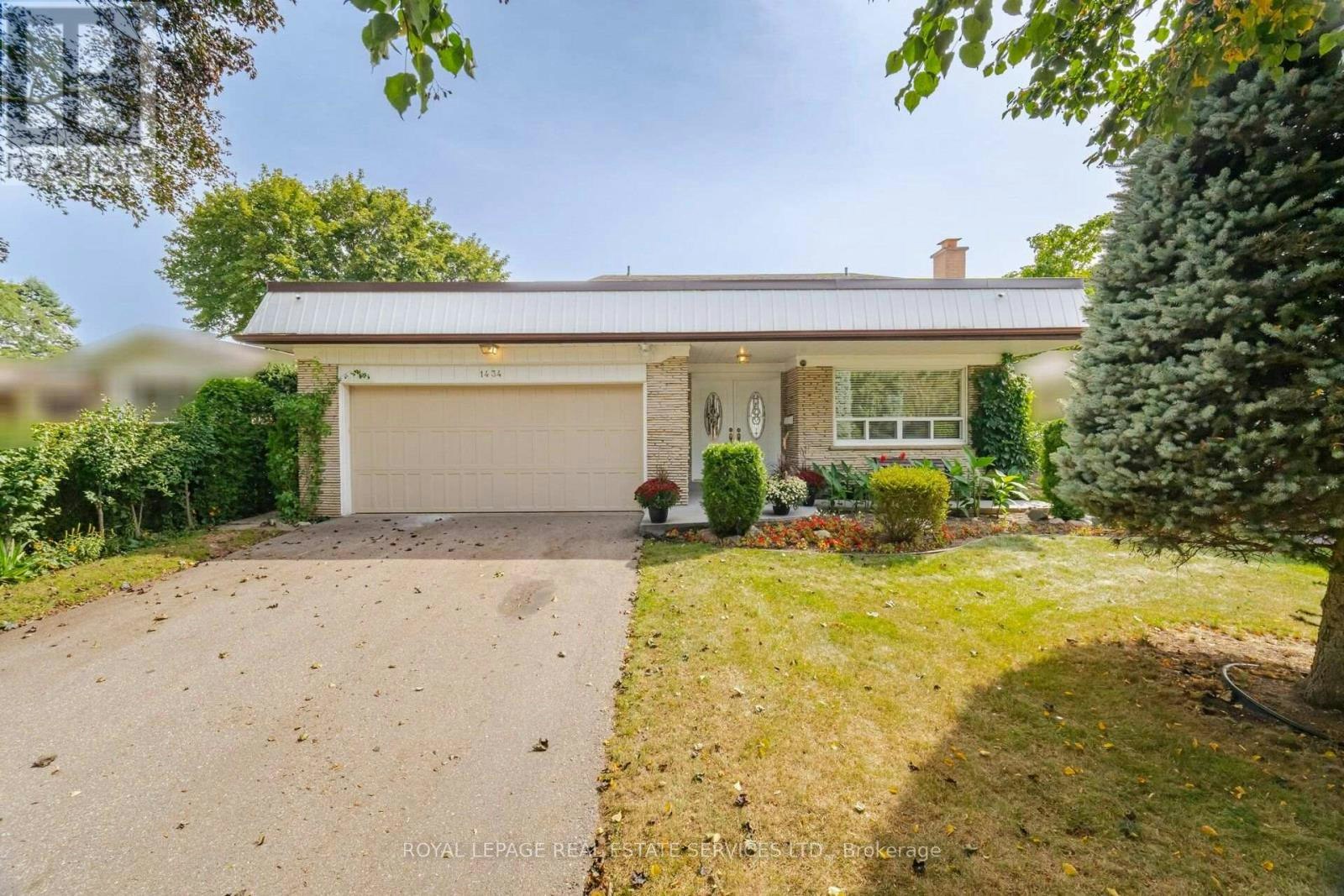 1434 Thorndyke Crescent, Mississauga, ON, L4X 1R3