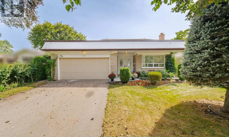 1434 Thorndyke Crescent
