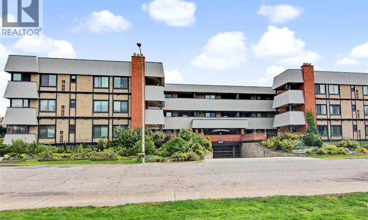 338-1665 Ufton Court