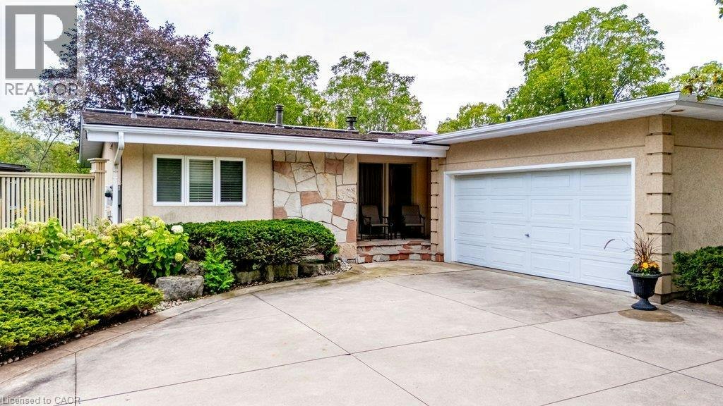 89 Little John Road, Hamilton, ON, L9H 4H2