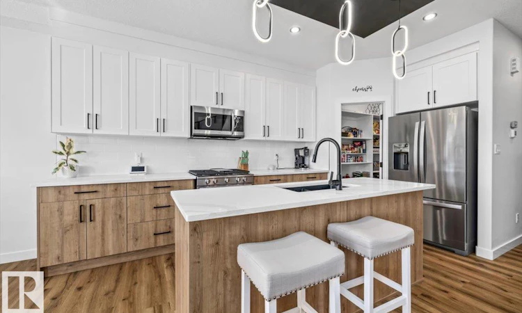 287 Savoy Cr