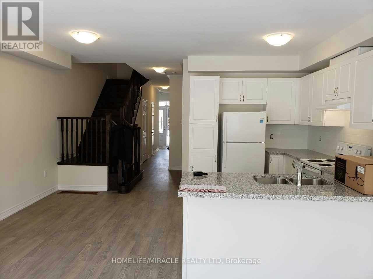 332 Bonnieglen Farm Boulevard, Caledon, ON, L7C 4E7 - 3