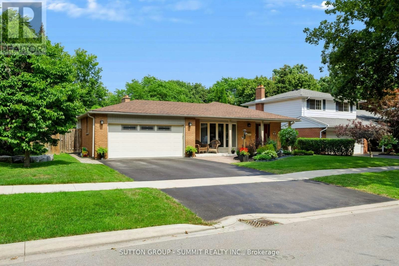 659 Cherrywood Drive, Burlington, ON, L7T 3W9