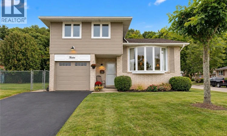 12 Brae Crest Drive