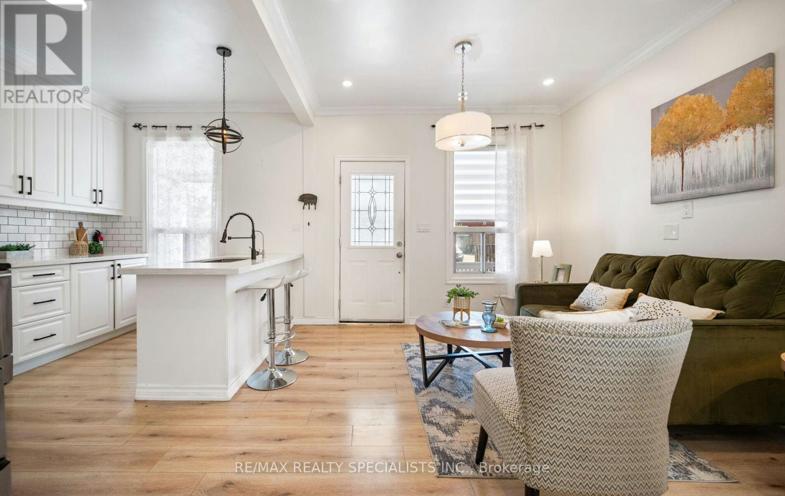 35 Britannia Avenue, Hamilton, ON, L8H 1W5 - 8