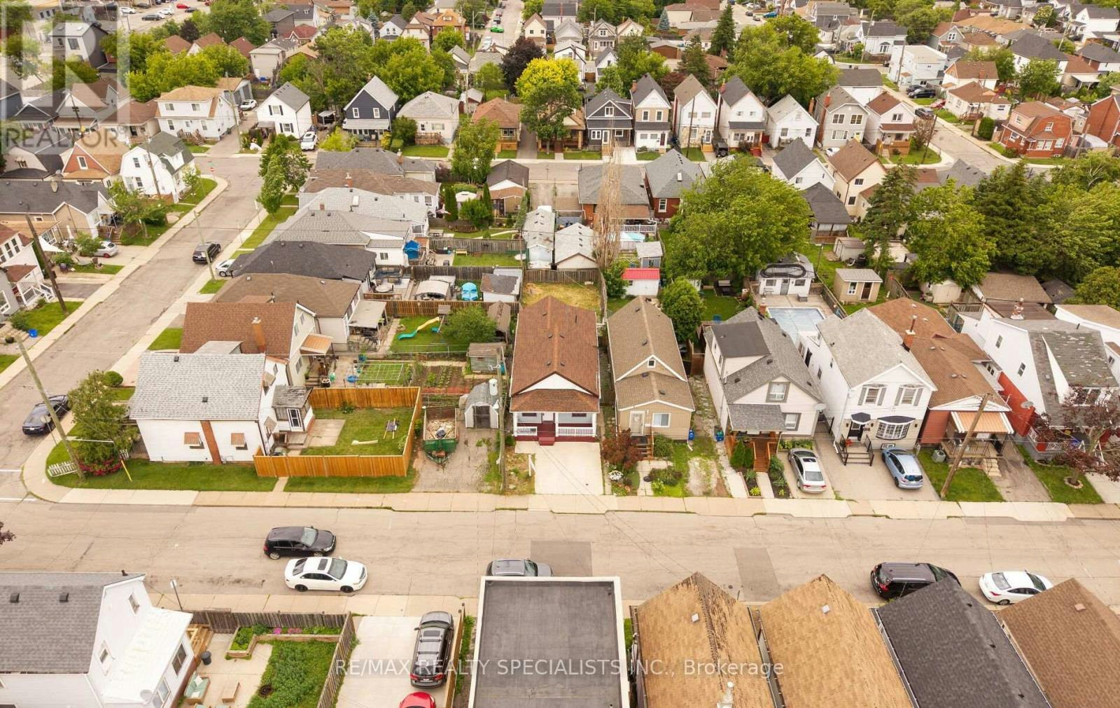35 Britannia Avenue, Hamilton, ON, L8H 1W5 - 3