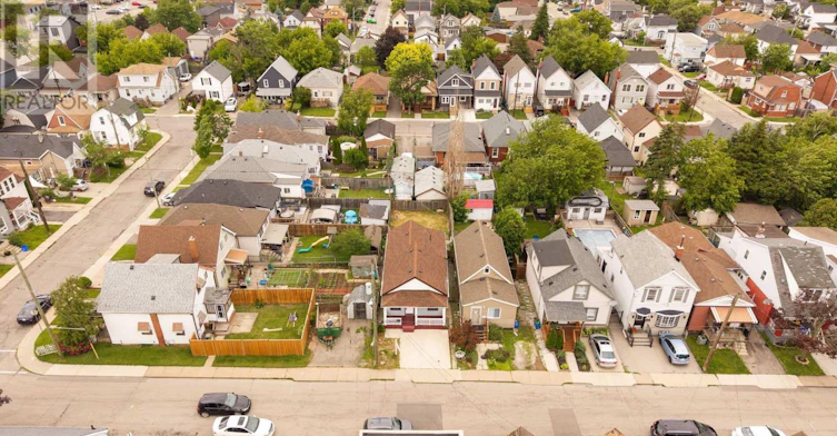35 Britannia Avenue, Hamilton, ON, L8H 1W5 - 3
