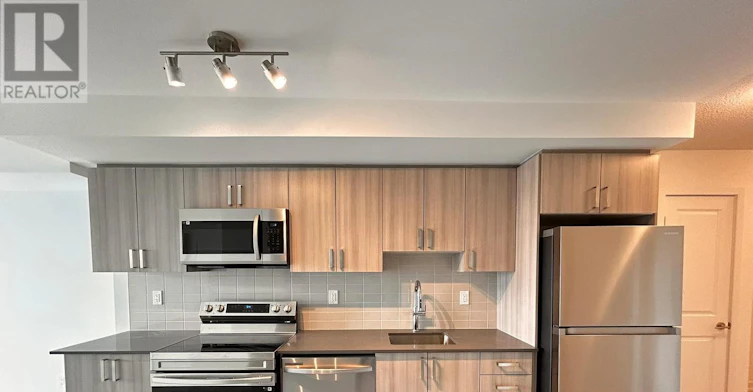 1004-1435 Celebration Drive, Pickering, ON, L1W 0C4 - 2