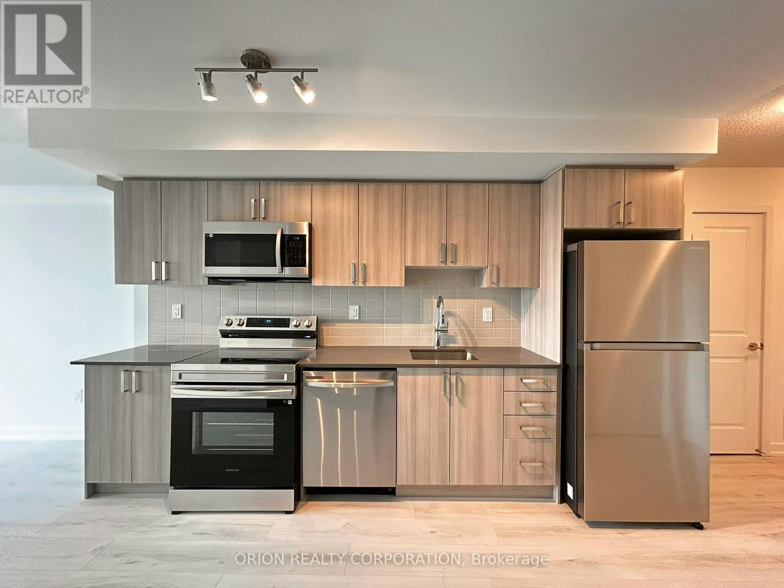 1004-1435 Celebration Drive, Pickering, ON, L1W 0C4