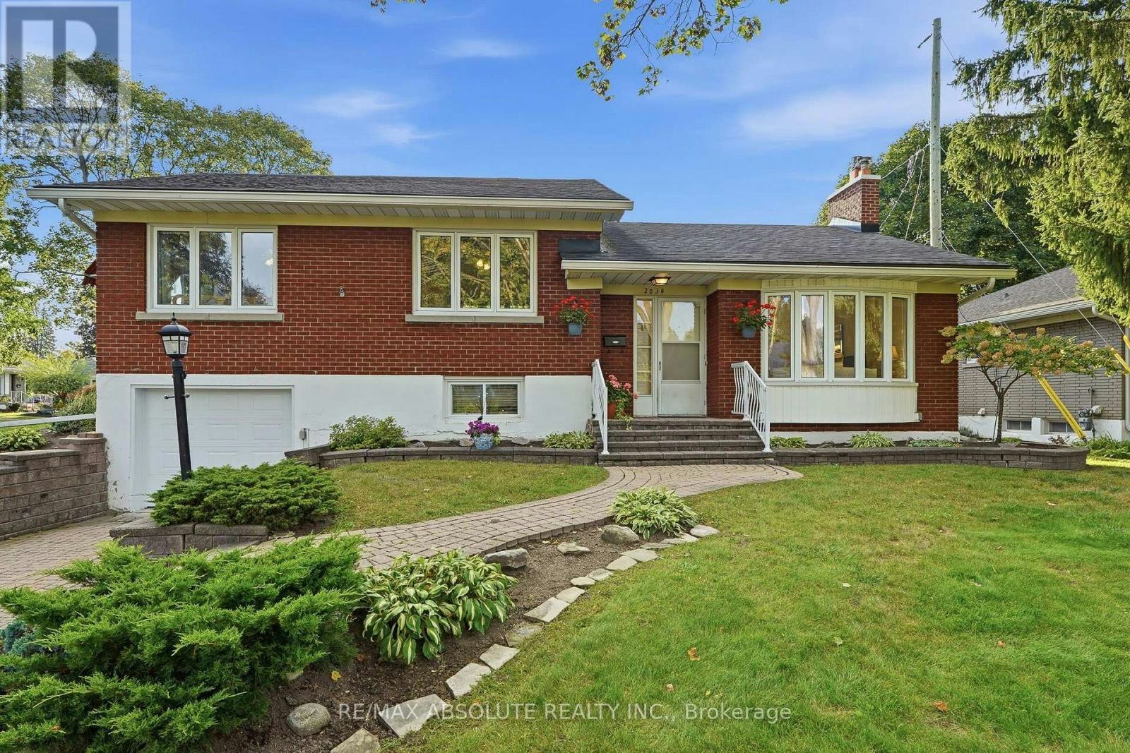 2034 Camrose Street, Ottawa, ON, K1G 2N2