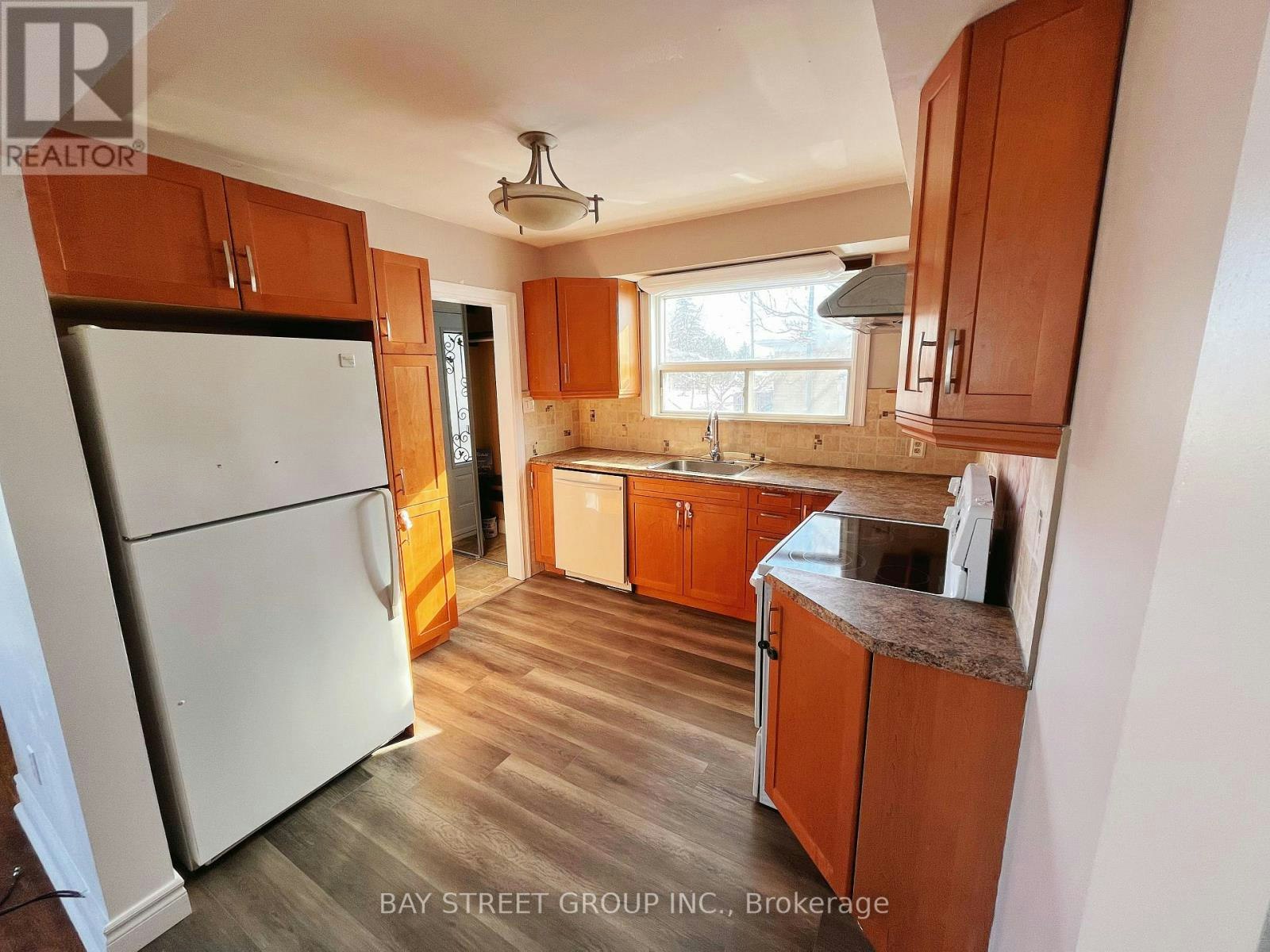 382 Blue Grass Boulevard, Richmond Hill, ON, L4C 3H4 - 2