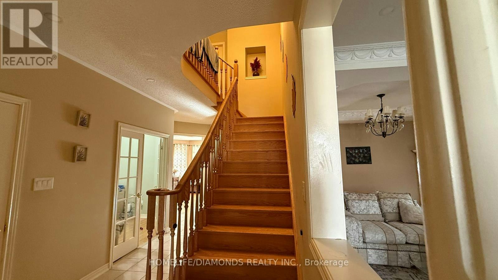 12 Oakhaven Road, Brampton, ON, L6P 2Y3 - 8