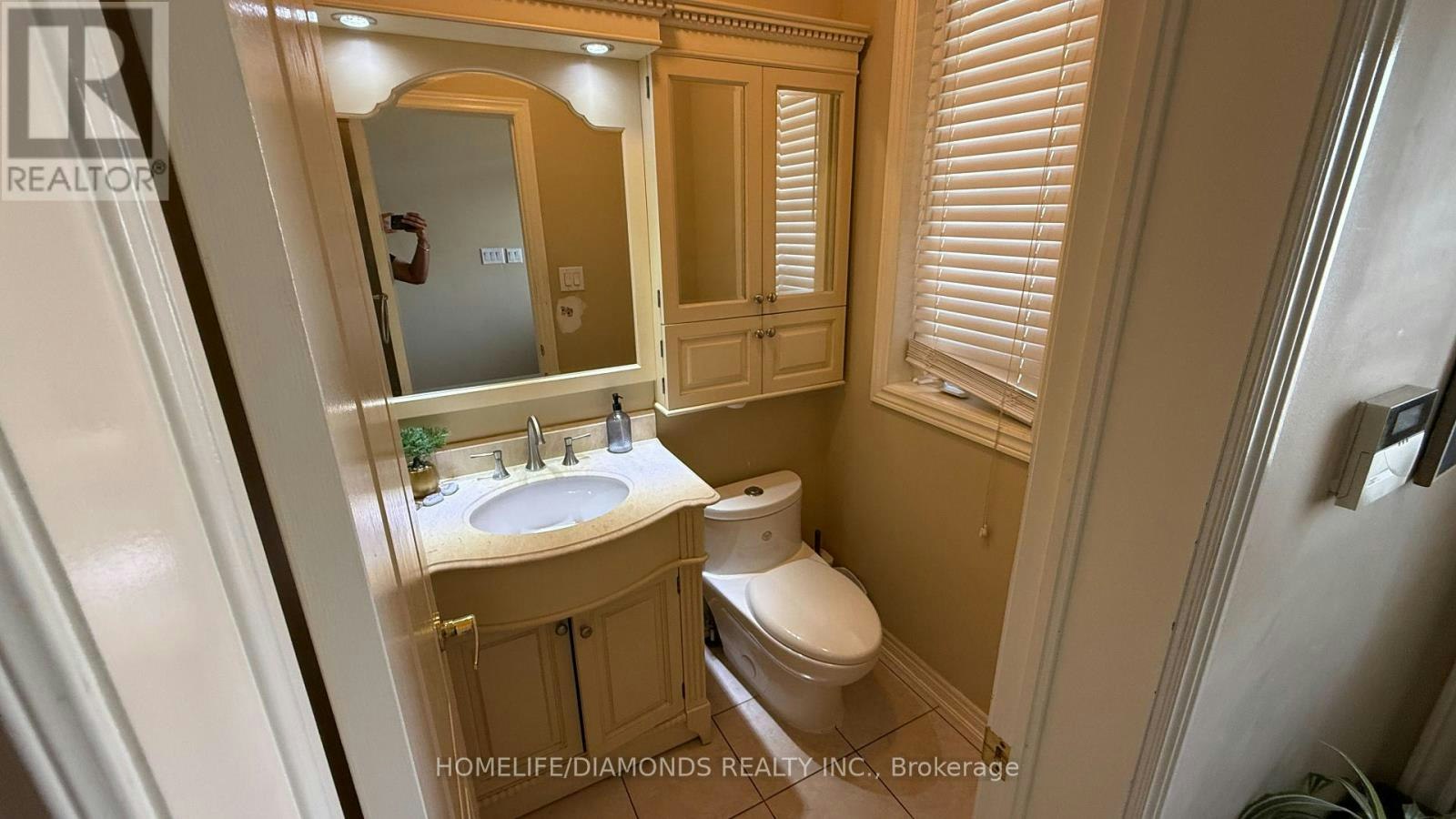 12 Oakhaven Road, Brampton, ON, L6P 2Y3 - 7
