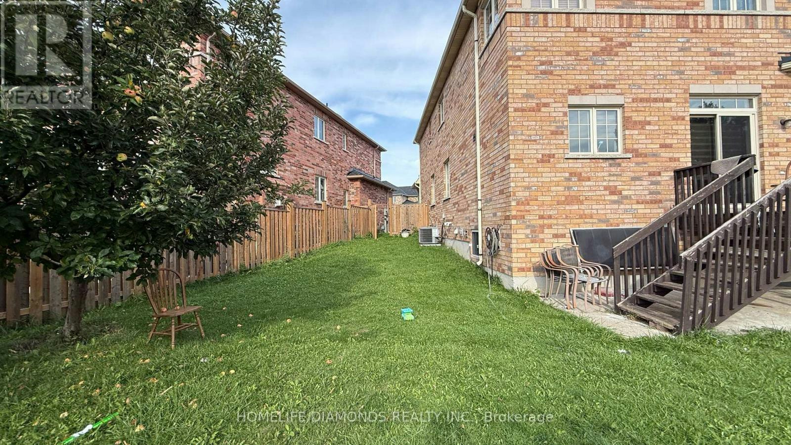 12 Oakhaven Road, Brampton, ON, L6P 2Y3 - 17
