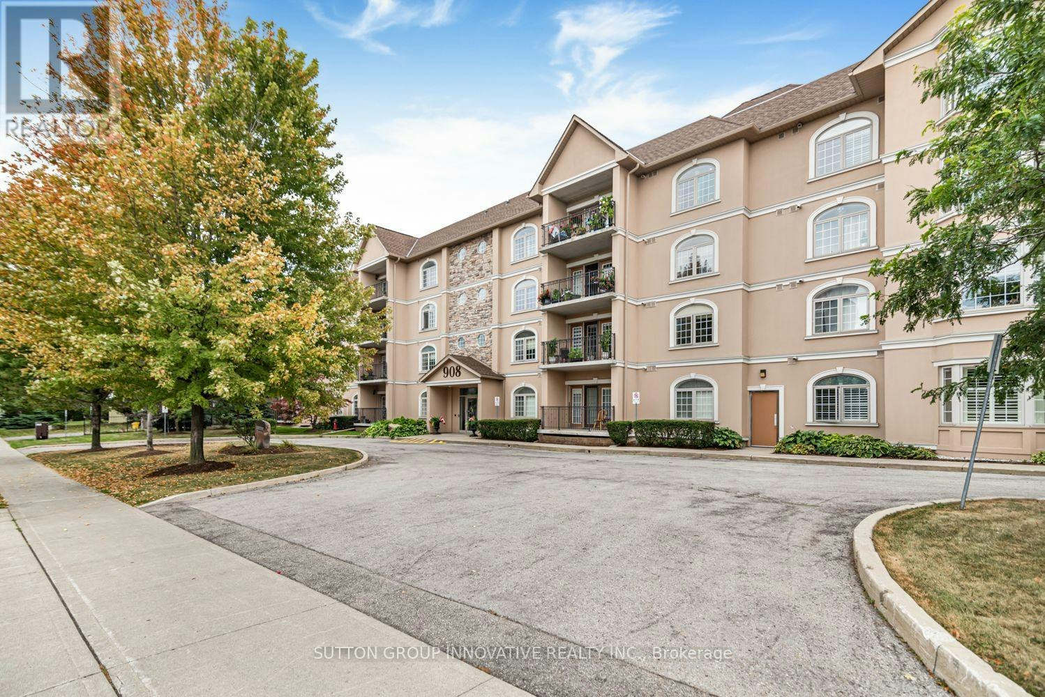 303-908 Mohawk Road E, Hamilton, ON, L8T 2R8