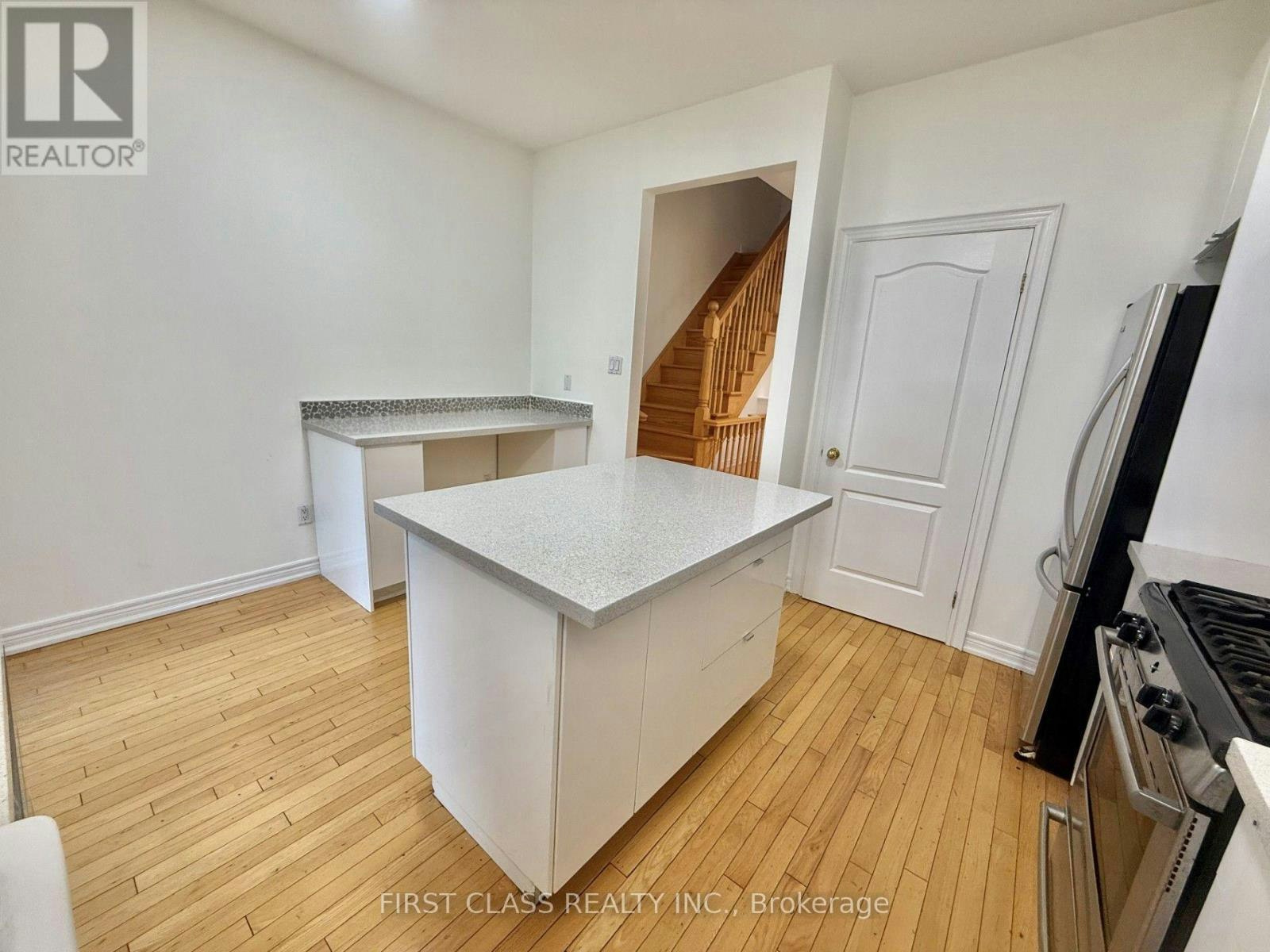 32D Oxford Street, Toronto, ON, M5T 1N9 - 10