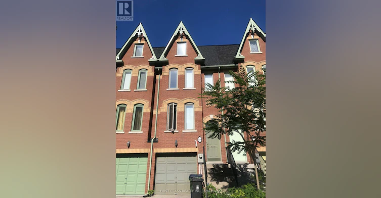 32D Oxford Street, Toronto, ON, M5T 1N9