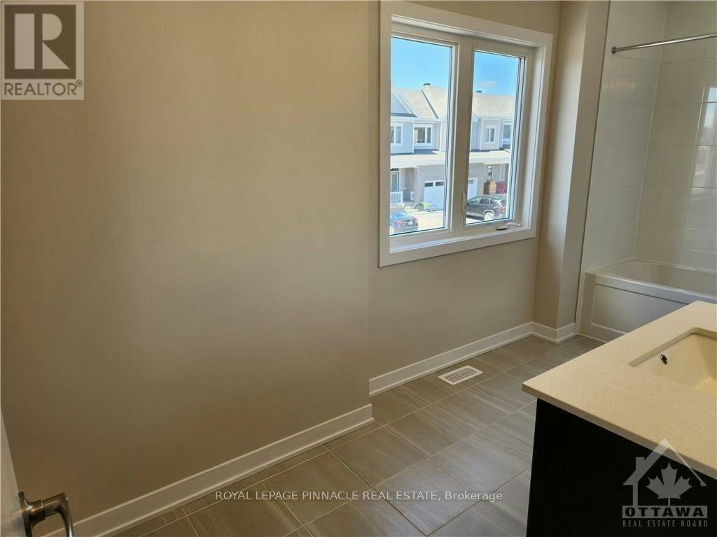 271 Falsetto Street, Ottawa, ON, K1W 0S4 - 11