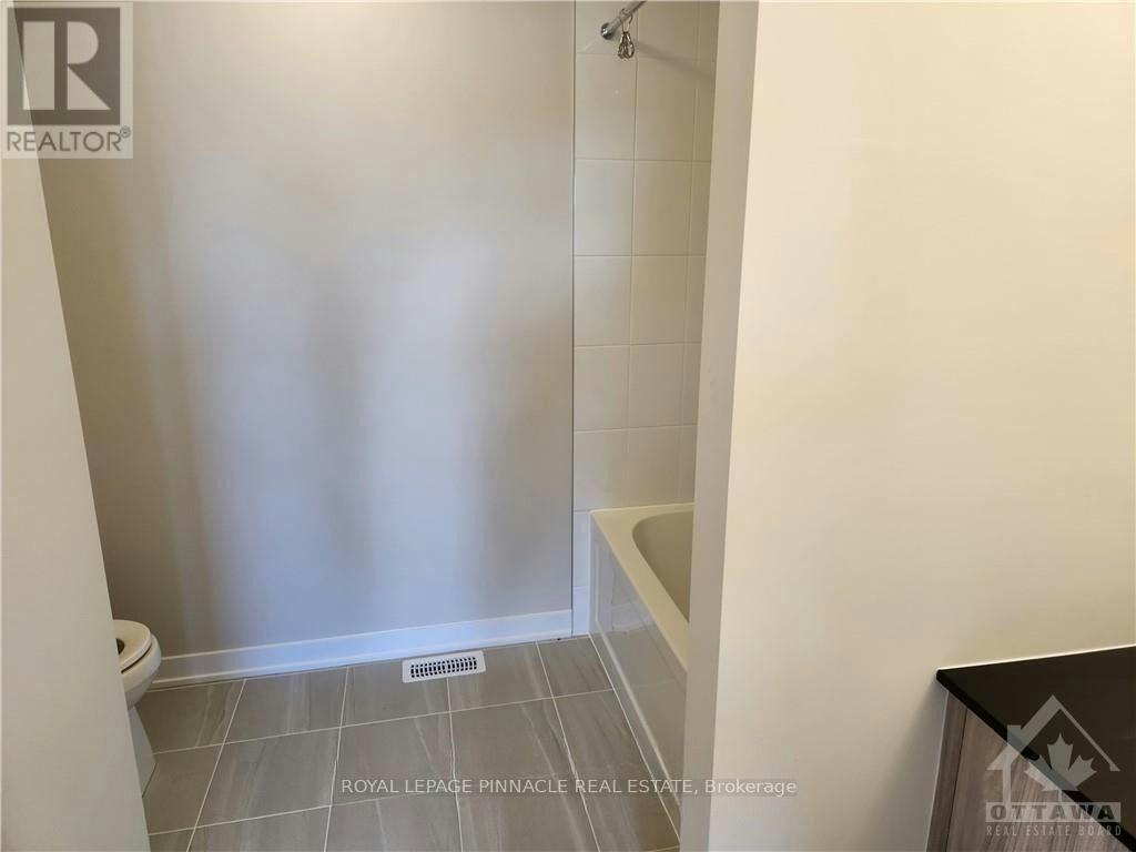 271 Falsetto Street, Ottawa, ON, K1W 0S4 - 15