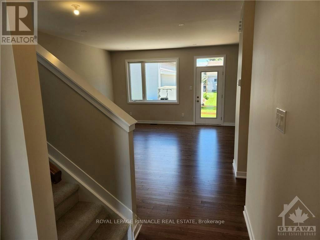 271 Falsetto Street, Ottawa, ON, K1W 0S4 - 4