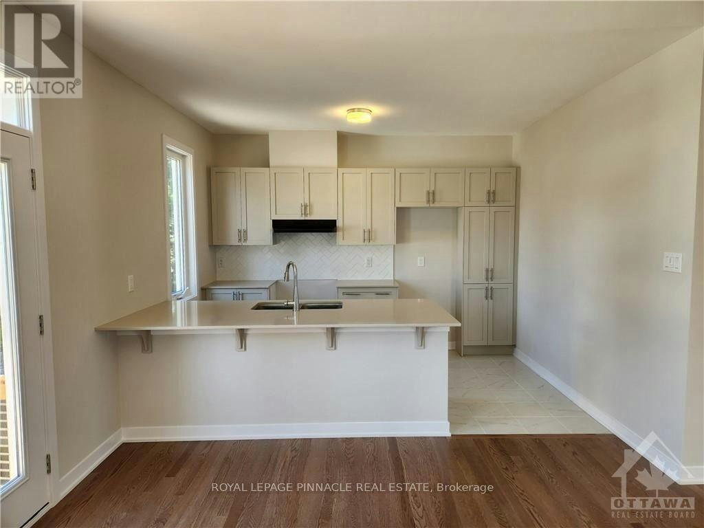 271 Falsetto Street, Ottawa, ON, K1W 0S4 - 5