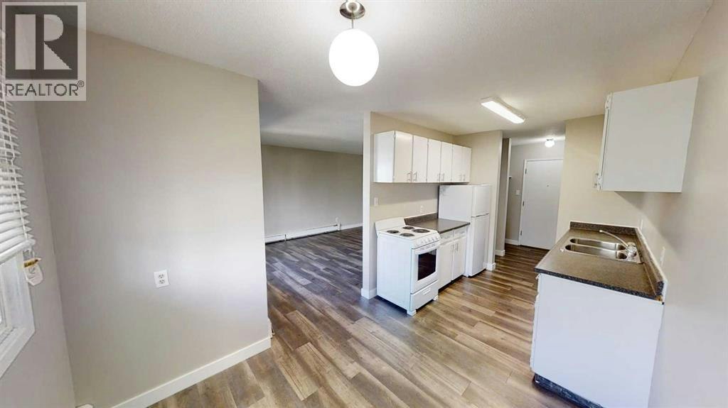 10105 107 Avenue, Grande Prairie, AB, T8V 1M1 - 2