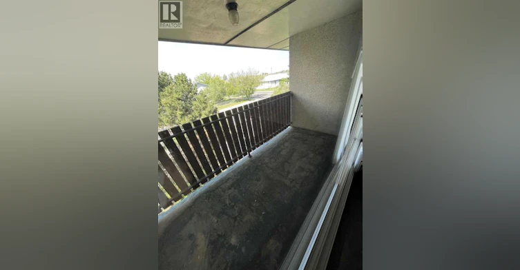 10105 107 Avenue, Grande Prairie, AB, T8V 1M1 - 9