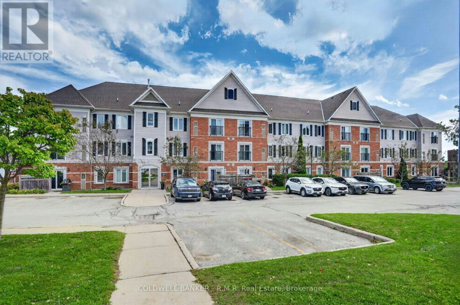 210-106 Aspen Springs Drive, Clarington, ON, L1C 5N7
